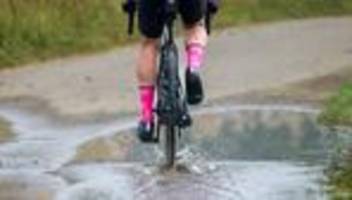 vorhersage: schauer und regen - wo es zum wochenstart nass wird