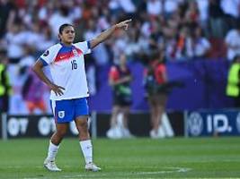 beschimpfungen immer schlimmer: attacken auf englands jess carter sorgen weiter für entsetzen