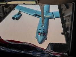 Das ist absolut nicht normal: US-Luftfahrtbehörde untersucht Beinahe-Crash mit Bomber