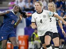 Schriftliche Stellungnahme folgt: DFB-Team muss wegen Hendrich-Strafe noch zittern