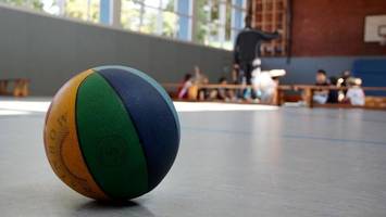 einsturzgefahr? jugendclub in lichtenberg muss schnell handeln