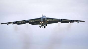 Pilot fliegt „aggressives Manöver“ – und verhindert Crash mit B-52