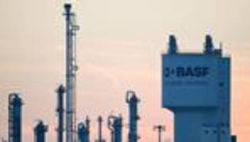 notfall bei chemiekonzern: arbeiter in basf-werk schwer verletzt - unfall mit säure