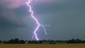 wetter: schauer, blitz und donner in hessen