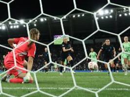 In der 119. Minute knallt's: Halbfinal-Drama: England wirft weinende Italienerinnen aus EM