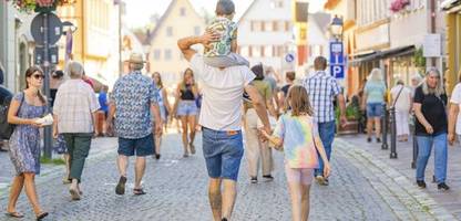 Durchschnittsmensch in Deutschland: Wie durchschnittlich sind Sie? Alter, Gewicht, Gehalt