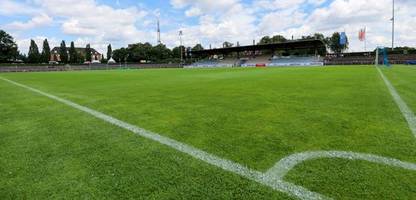dfb-pokal: der platz des sv hemelingen ist vier meter zu kurz, um den vfl wolfsburg zu empfangen