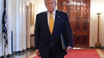 Nach Epstein-Artikel: „Wall Street Journal“ darf nicht auf Trump-Reise