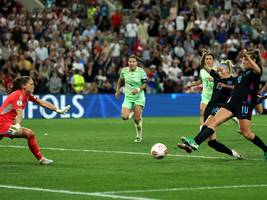 Fußball-EM: Ein später Elfmeter stürzt Italien  ins Unglück