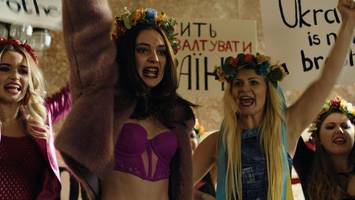 Brüste zeigen aus Protest: „Oxana“