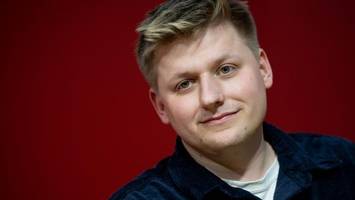 nach trump-post: comedian el hotzo freigesprochen
