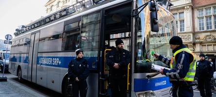 Gestörtes Weidel-Interview: Die Wahrheit hinter dem Anti-AfD-Bus