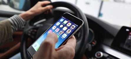 Kinder auf der Rückbank, Handy in der Hand: Wenn Autofahren zum Blindflug wird