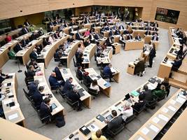 Baden-Württemberg: Skandal im Landtag: Hakenkreuz auf Stimmzettel geschmiert