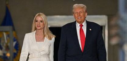 jeffrey epstein: pam bondi informierte donald trump offenbar im mai, dass sein name in den akten steht