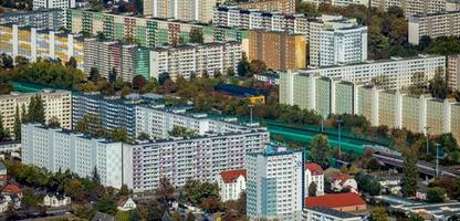 magdeburg: mann fährt kleinkind an – rassismus als motiv?