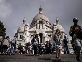 Paris und die Tour de France: Massenauflauf am Montmartre