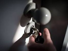 Antworten aus dem Mietrecht: +++ 25.7. +++ Mythen im Check: Was für den Wohnungsschlüssel gilt