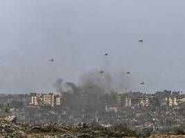 Drohende Hungerkatastrophe: Israel lässt Gaza-Hilfslieferungen aus der Luft zu