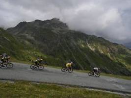 Vor Klettershow in den Alpen: Tierseuche ausgebrochen: Tour de France muss spontan umplanen