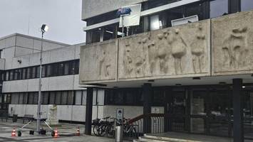 ahrensburger rathaus wird zur kulisse für zdf-thriller