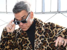 konzert des „take that“-stars im olympiastadion: robbie williams wird zum frank sinatra 2.0