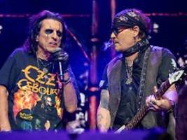 Überraschungsauftritt in London: Johnny Depp und Alice Cooper würdigen gemeinsam Ozzy Osbourne