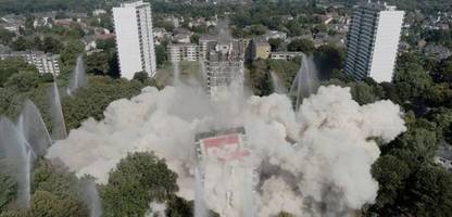 duisburg: technisch anspruchsvolle sprengung des »weißen riesen«