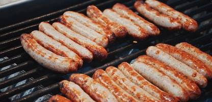 Hofer Volksfest: Besucher ruft die Polizei, weil ihm die Bratwurst zu teuer ist