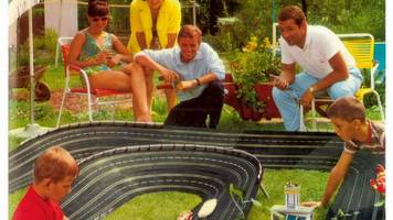 Autorennbahnen: Die tragische Geschichte hinter dem Erfolg der Carrera-Bahn