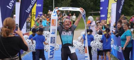 es läuft für manuel kuhn: kurz vor seiner hochzeit gewinnt er den kuhsee-triathlon