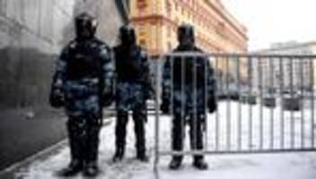Russland: Wie Putins Justiz Gegner zum Schweigen bringt