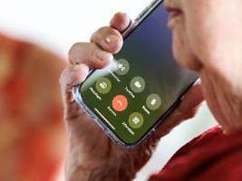 auf frischer tat ertappt: polizei zerschlägt callcenter für schockanrufe