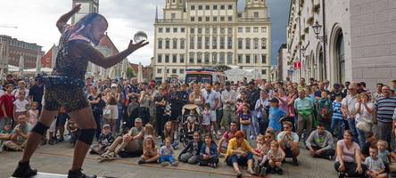 la strada 2025: die wichtigsten infos zum straßenkünstlerfestival in augsburg