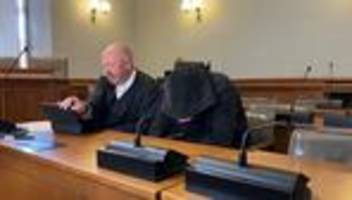 prozessbeginn: brandserie in langer lene - angeklagter schweigt