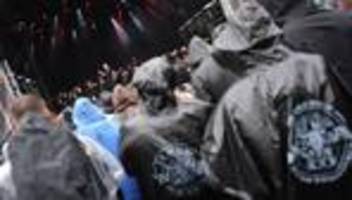 musikfestival: regen und matsch: firefighters eröffnen wacken open air