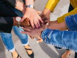 Wichtig für Glück und Gesundheit: Wie viele Freundschaften kann ein Mensch haben?