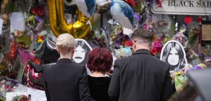 ozzy osbourne forever: bilder vom trauerzug durch birmingham