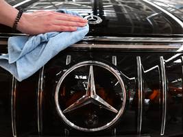 Automobilindustrie: Gewinn bei Mercedes-Benz bricht um mehr als die Hälfte ein