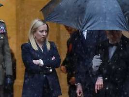 zollabkommen trifft italien hart: trump lässt meloni im regen stehen