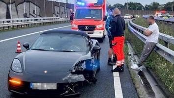 porsche verliert kontrolle und reifen – unfall auf der b75