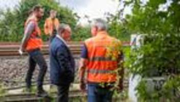 brandsätze an bahnstrecke: bahn rechnet mit reparatur von brandschäden bis mitternacht