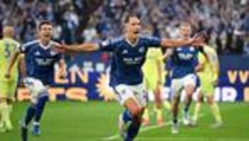2. bundesliga : schalke gewinnt zweitligaauftakt gegen hertha