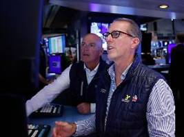 dow jones schließt im minus: trumps neue zölle verunsichern anleger zutiefst