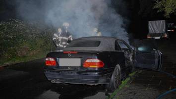 brandstiftung? mercedes-cabrio brennt in billstedt