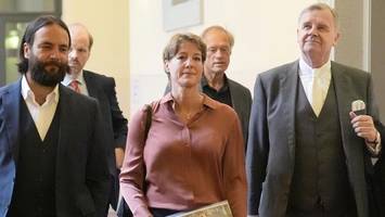 fall block: angeklagter mit antrag gegen richter gescheitert