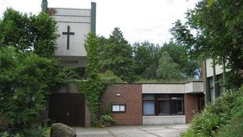 kirche soll reihenhäusern weichen – gottesdienst im altenheim