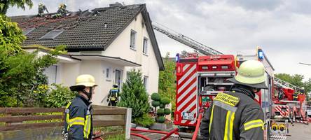 ohrenbetäubender knall: so erlebten nachbarn des brandhauses den blitzeinschlag