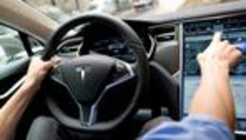 Autonomes Fahren: Tesla muss nach tödlichem Unfall mit Autopilot Millionenstrafe zahlen