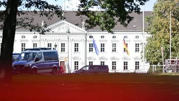 sanierung schloss bellevue: ersatzbau kostet hunderte millionen euro